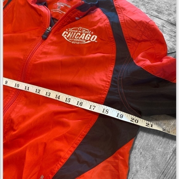 Brooks Chicago Rock n Roll Essential Race Jacket M - Picture 8 of 11
